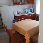 Malomtavi Vendeghaz Gasthuis *