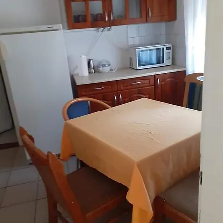 Malomtavi Vendeghaz Guest house *